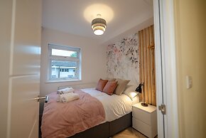 Exquisite 6 Bedroom Luxury Home