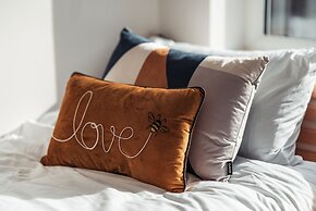 Exquisite 6 Bedroom Luxury Home