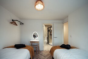 Exquisite 6 Bedroom Luxury Home