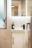 Exquisite 6 Bedroom Luxury Home