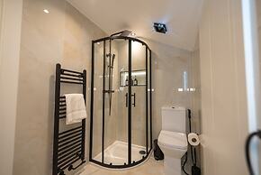 Exquisite 6 Bedroom Luxury Home