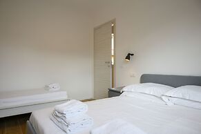 Sapiti Modern by Mmega