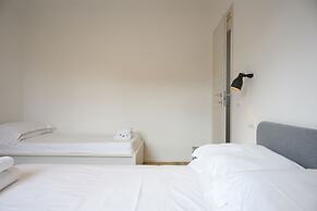 Sapiti Modern by Mmega