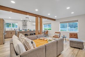 Pacific Northwest Retreat Duplex 3min from Seattle by RedAwning