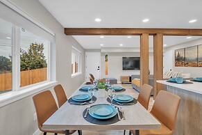 Pacific Northwest Retreat Duplex 3min from Seattle by RedAwning