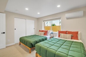 Pacific Northwest Retreat Duplex 3min from Seattle by RedAwning