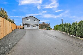 Pacific Northwest Retreat Duplex 3min from Seattle by RedAwning