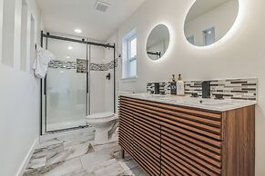 Pacific Northwest Retreat Duplex 3min from Seattle by RedAwning