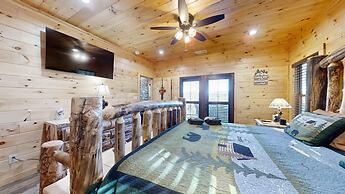 Lazy Bear Lodge 5 Bedroom Cabin by RedAwning
