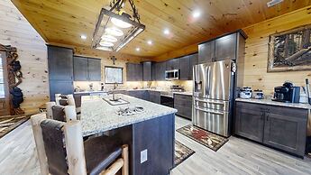 Lazy Bear Lodge 5 Bedroom Cabin by RedAwning