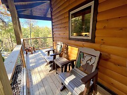 Lazy Bear Lodge 5 Bedroom Cabin by RedAwning