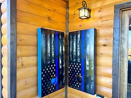 Lazy Bear Lodge 5 Bedroom Cabin by RedAwning