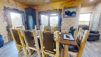 Lazy Bear Lodge 5 Bedroom Cabin by RedAwning