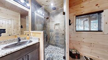 Lazy Bear Lodge 5 Bedroom Cabin by RedAwning