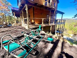 Lazy Bear Lodge 5 Bedroom Cabin by RedAwning