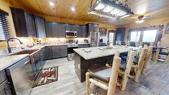 Lazy Bear Lodge 5 Bedroom Cabin by RedAwning