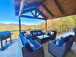 Lazy Bear Lodge 5 Bedroom Cabin by RedAwning
