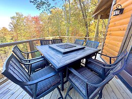 Lazy Bear Lodge 5 Bedroom Cabin by RedAwning