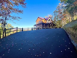 Lazy Bear Lodge 5 Bedroom Cabin by RedAwning