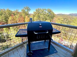 Lazy Bear Lodge 5 Bedroom Cabin by RedAwning