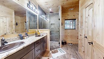 Lazy Bear Lodge 5 Bedroom Cabin by RedAwning