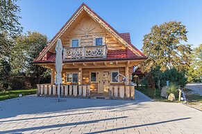 Log Cabin Forest Fairy