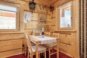 Log Cabin Forest Fairy