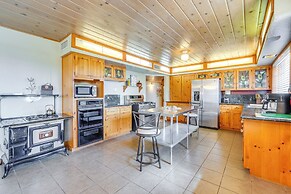 Spacious Arizona Retreat w/ Deck & Mountain Views!