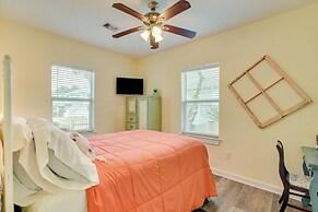 Galveston Vacation Rental: Deck & Central Location