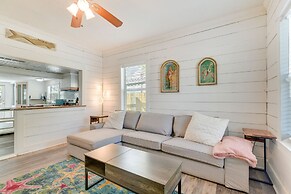 Galveston Vacation Rental: Deck & Central Location