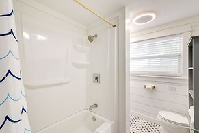 Galveston Vacation Rental: Deck & Central Location