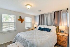 Galveston Vacation Rental: Deck & Central Location