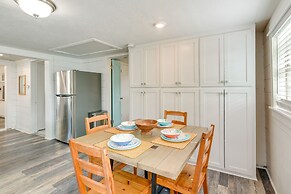 Galveston Vacation Rental: Deck & Central Location