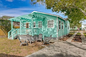 Galveston Vacation Rental: Deck & Central Location
