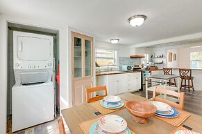 Galveston Vacation Rental: Deck & Central Location