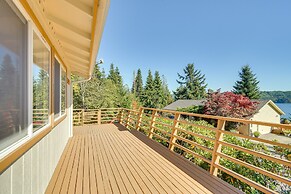 Hoodsport Vacation Rental w/ Deck & Canal Views!