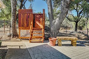 Pet Friendly Mariposa Retreat w/ Spacious Patio!