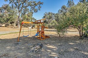 Pet Friendly Mariposa Retreat w/ Spacious Patio!