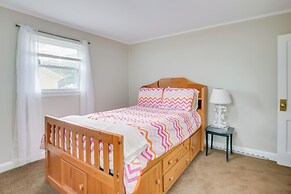 Cozy Greensboro Vacation Rental w/ Deck & Fire Pit