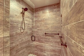 Pet-friendly Fort Pierce Home w/ Screened Porch!