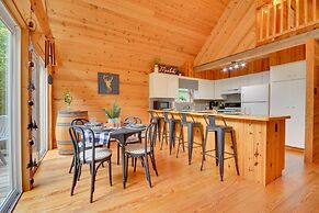 Serene Fancy Gap Cabin Retreat in Private Setting!