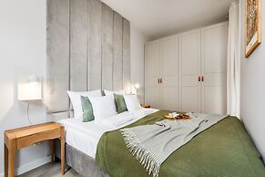 Scala Apartments by HappyStay