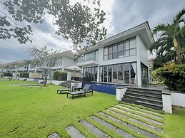 The Ocean Luxury Villa Da Nang