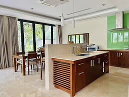 The Ocean Luxury Villa Da Nang
