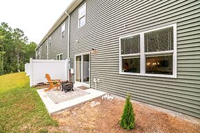 Pampas - Cozy Wilmington Retreat 3 Bedroom Townhouse by Redawning