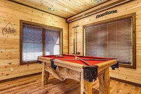 Ern806 - Splashin' Views 2 Bedroom Cabin by RedAwning