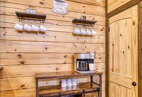 Ern806 - Splashin' Views 2 Bedroom Cabin by RedAwning