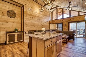 Ern806 - Splashin' Views 2 Bedroom Cabin by RedAwning