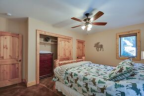 Cozy Alma Mountain Retreat: Fireplace & Grill