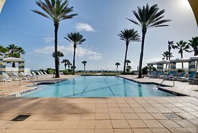 Spacious Palm Coast Condo: Balcony, Beach Access!